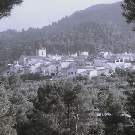 Alojamiento Rural El Metge Penaguila Esterno foto