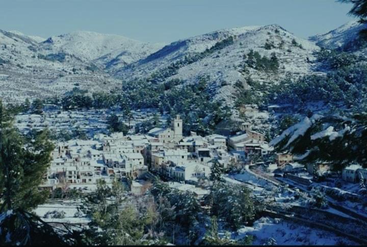 Alojamiento Rural El Metge Penaguila Esterno foto